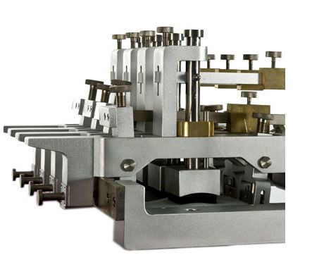 Устройство (WYZENBEEK ABRASION TESTER) для испытания на стойкость к истиранию текстильных тканей (метод Колебательного цилиндра) МТ 004
